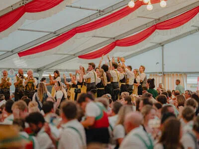 Jubiläumsfest 2025 Samstag - derPlotti | Matthäus Schröcker Bild 78